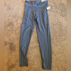 Aero Flex Legging - Blueish/Gray High-Rise ankle legging
NWT - size Medium